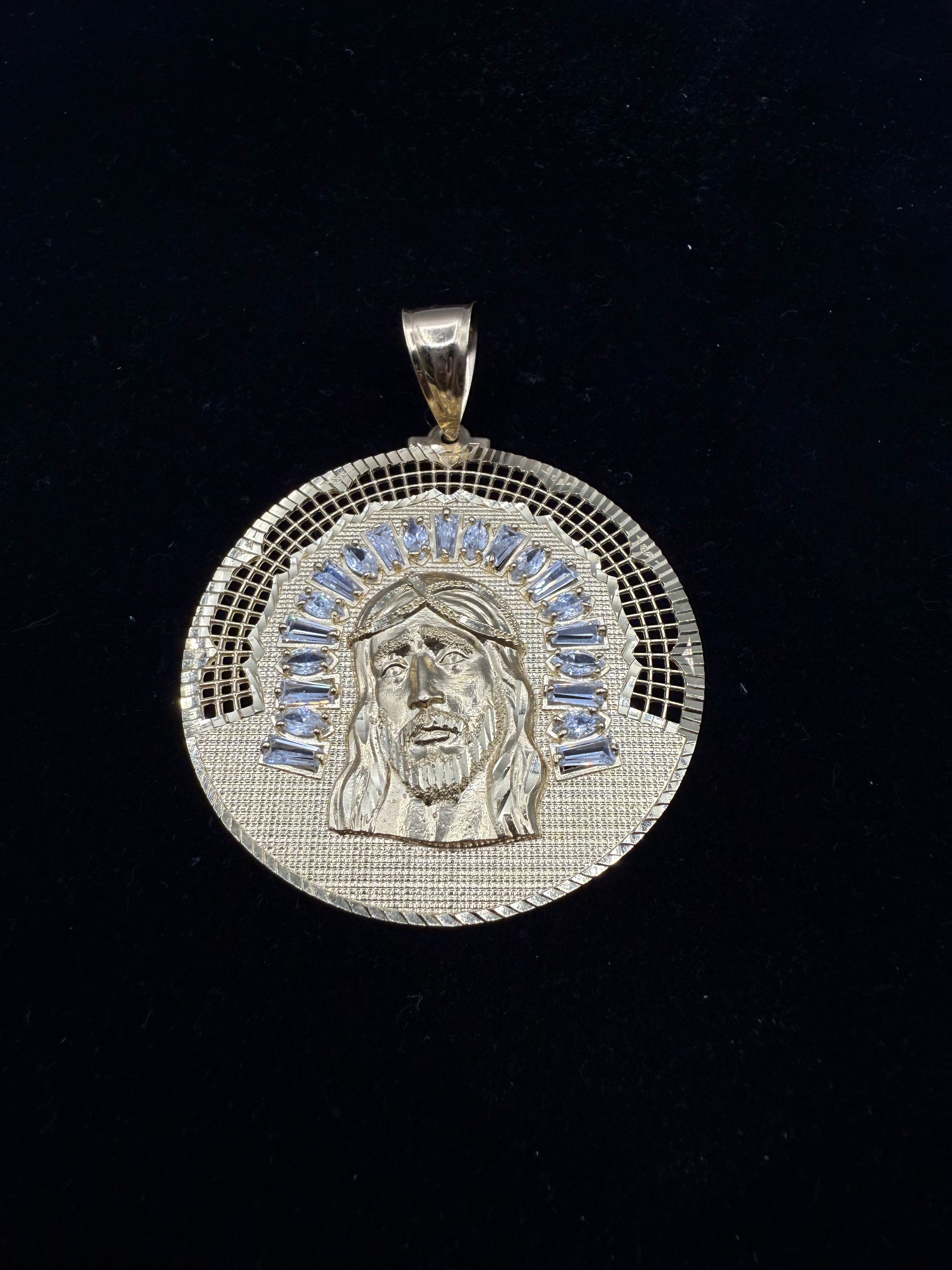 14k Jesus's Face Round Pendant