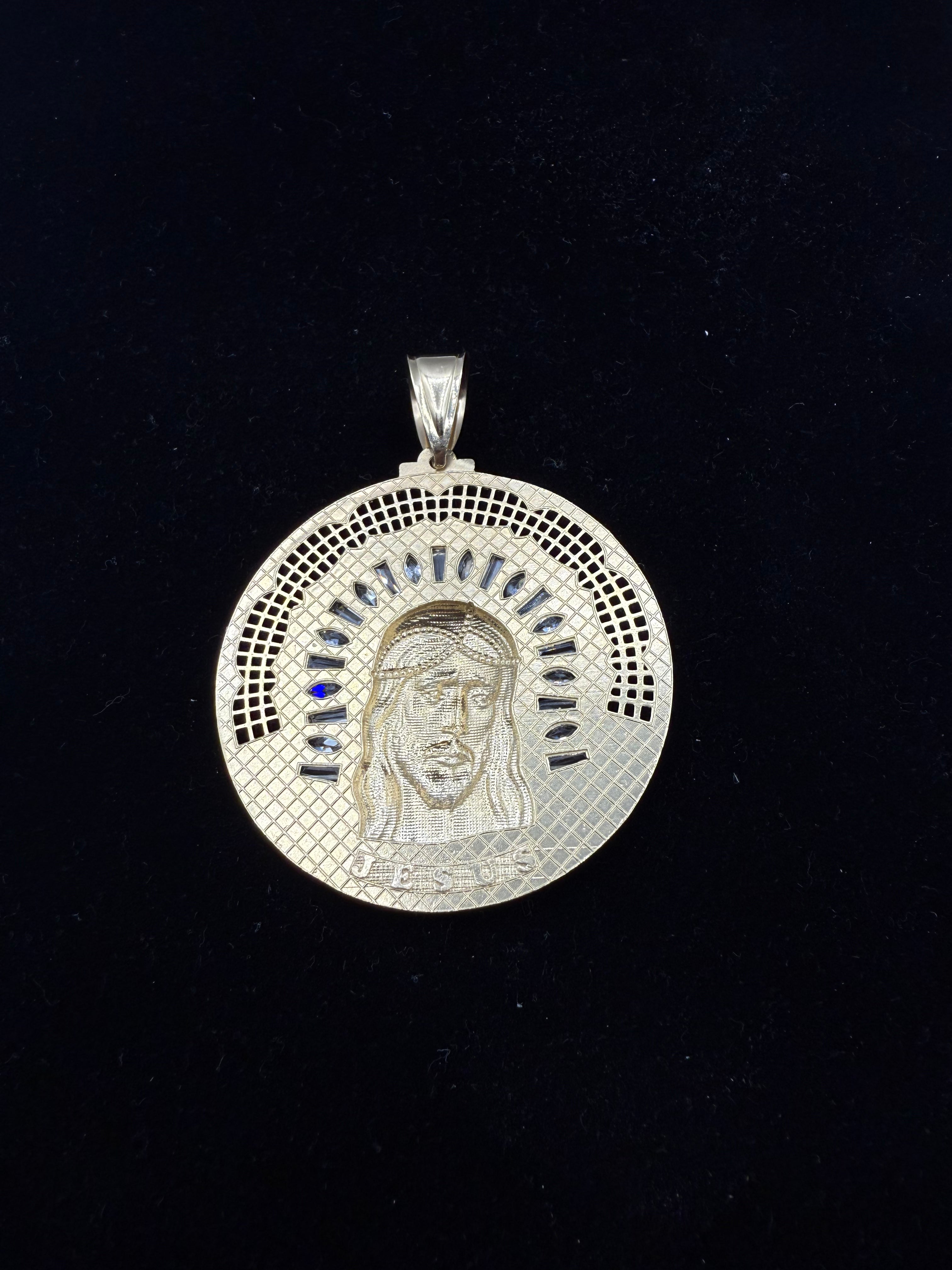 14k Jesus's Face Round Pendant