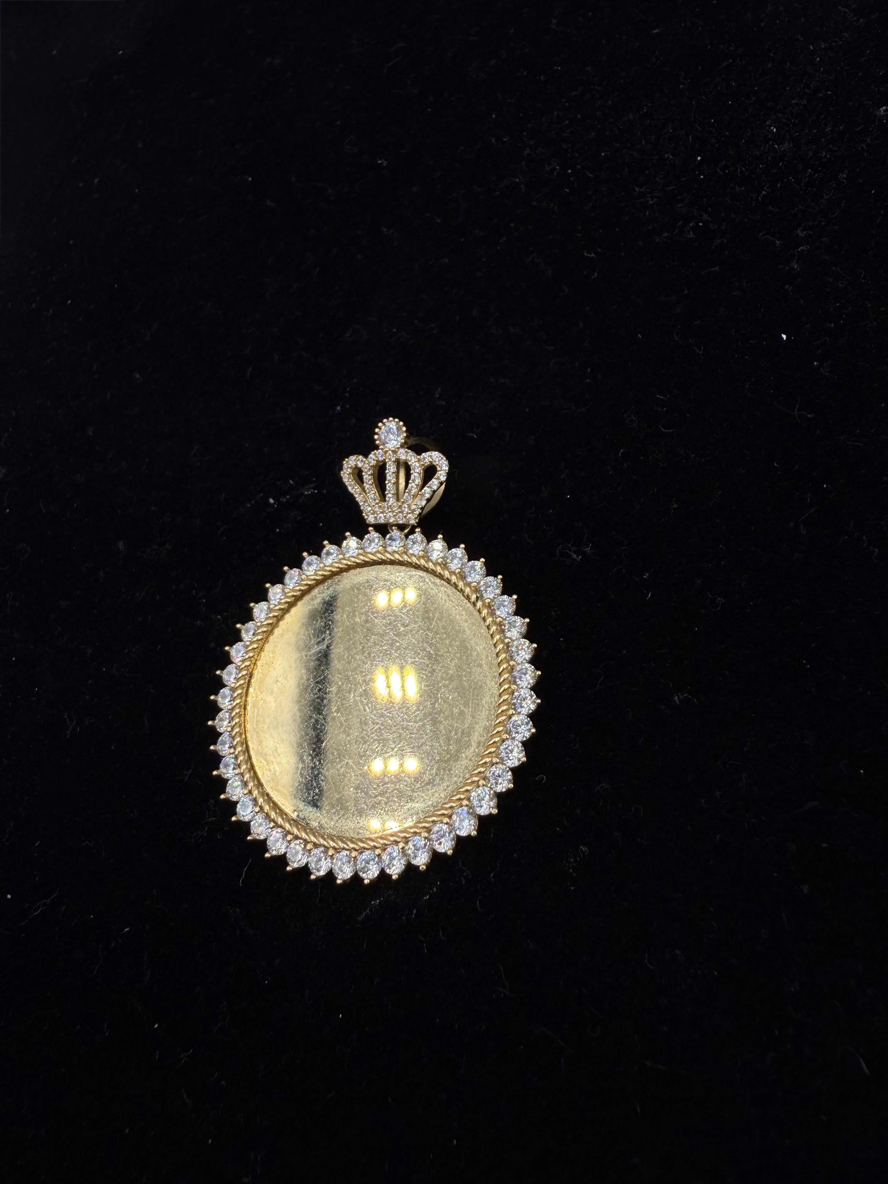 14k Crown Picture Pendant
