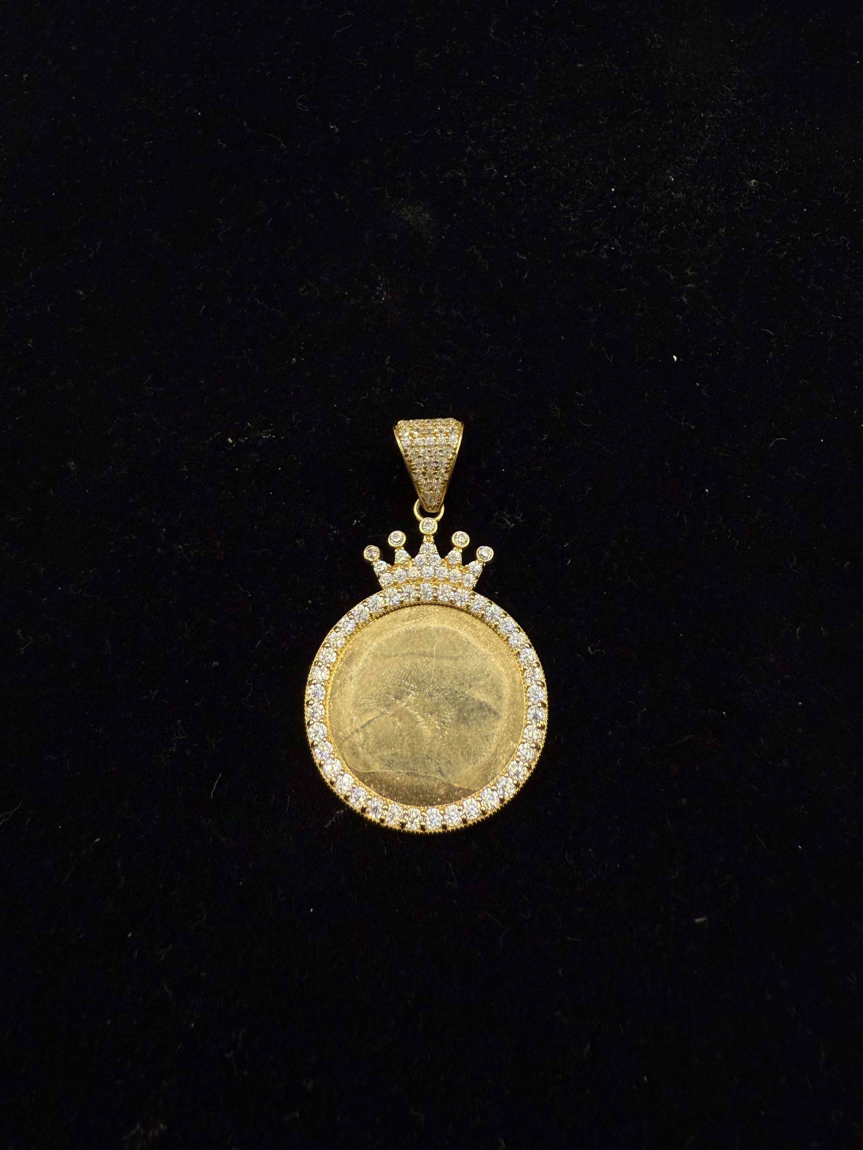 14k Picture Pendant