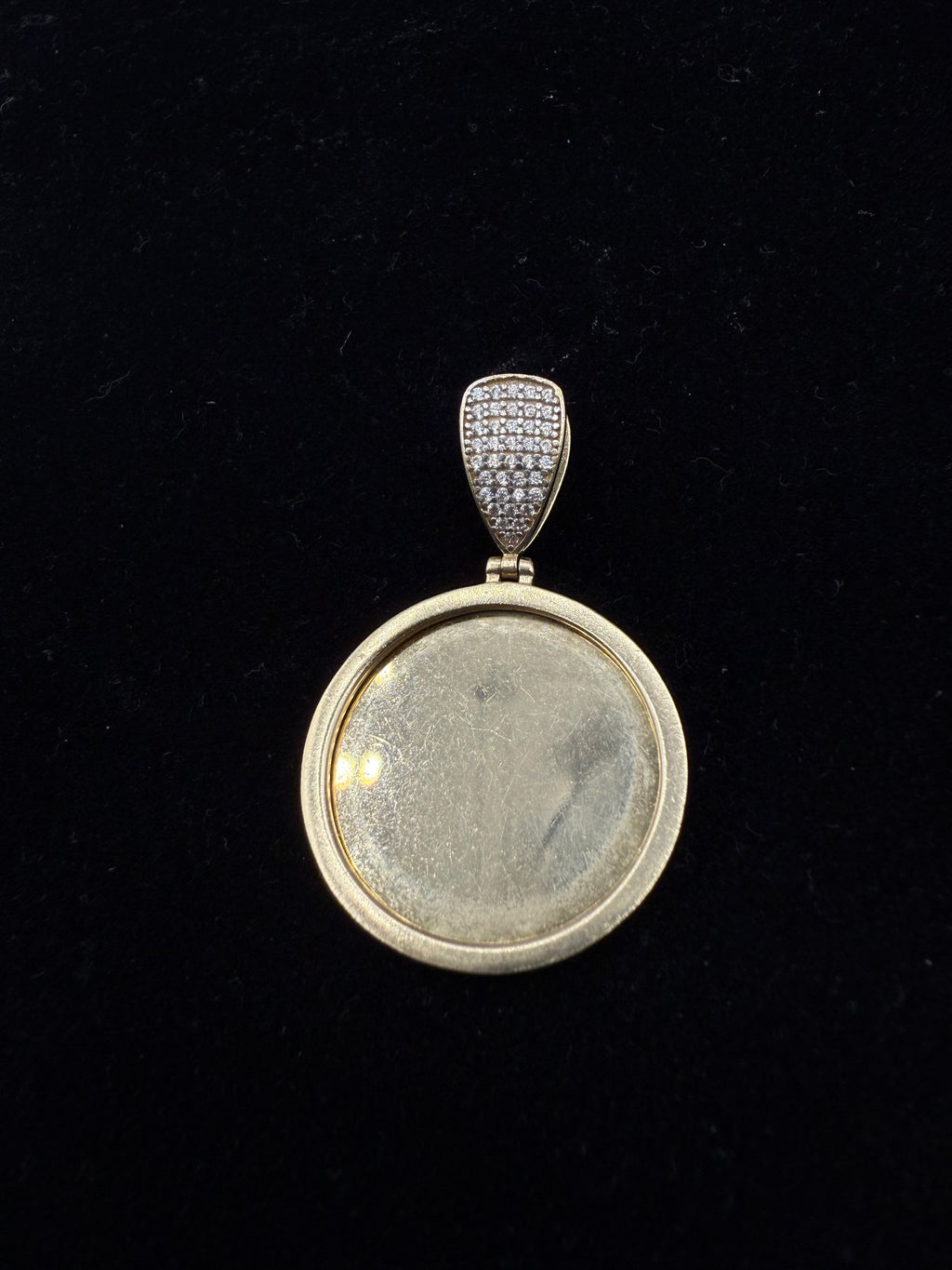 14k Picture Pendant