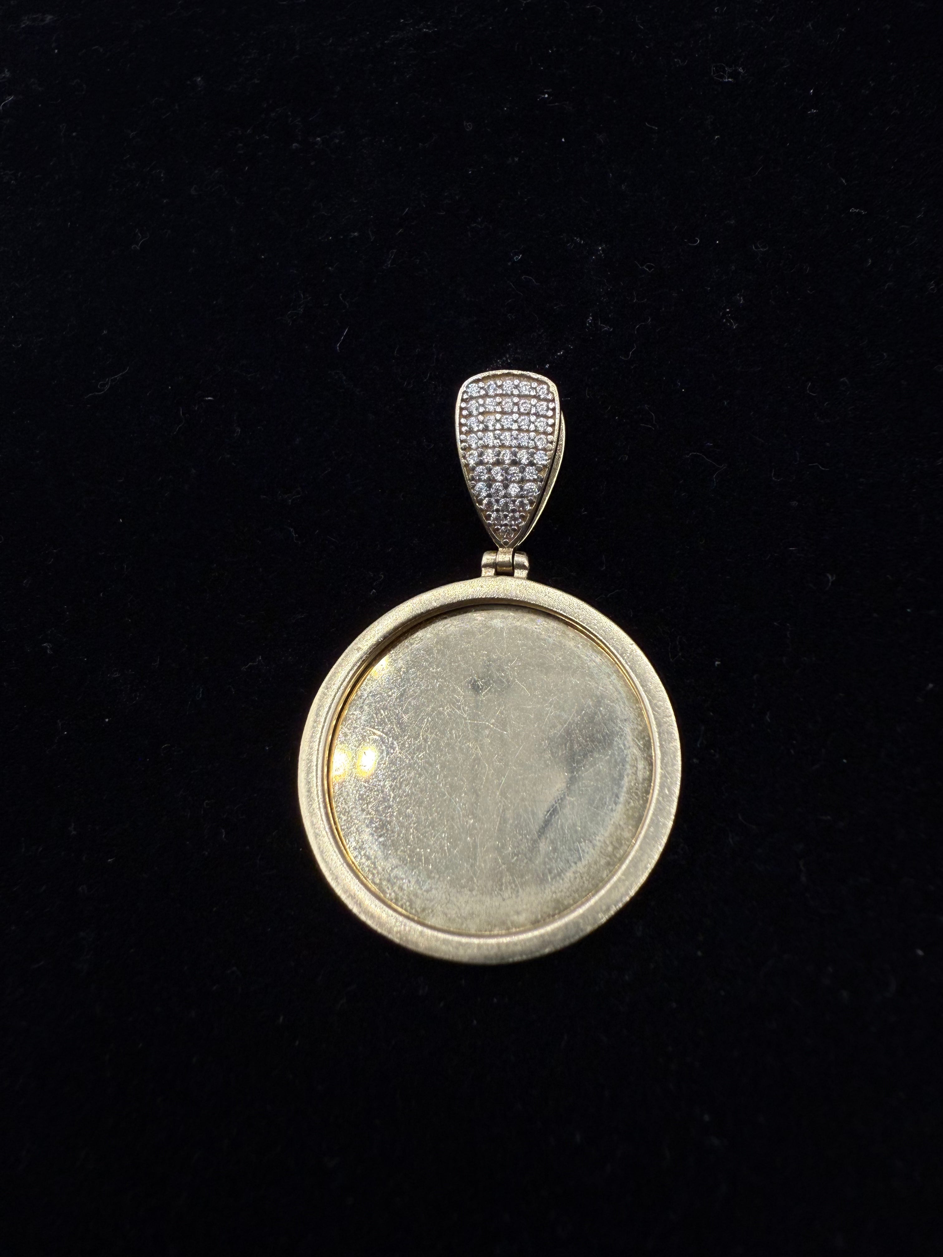 14k Picture Pendant