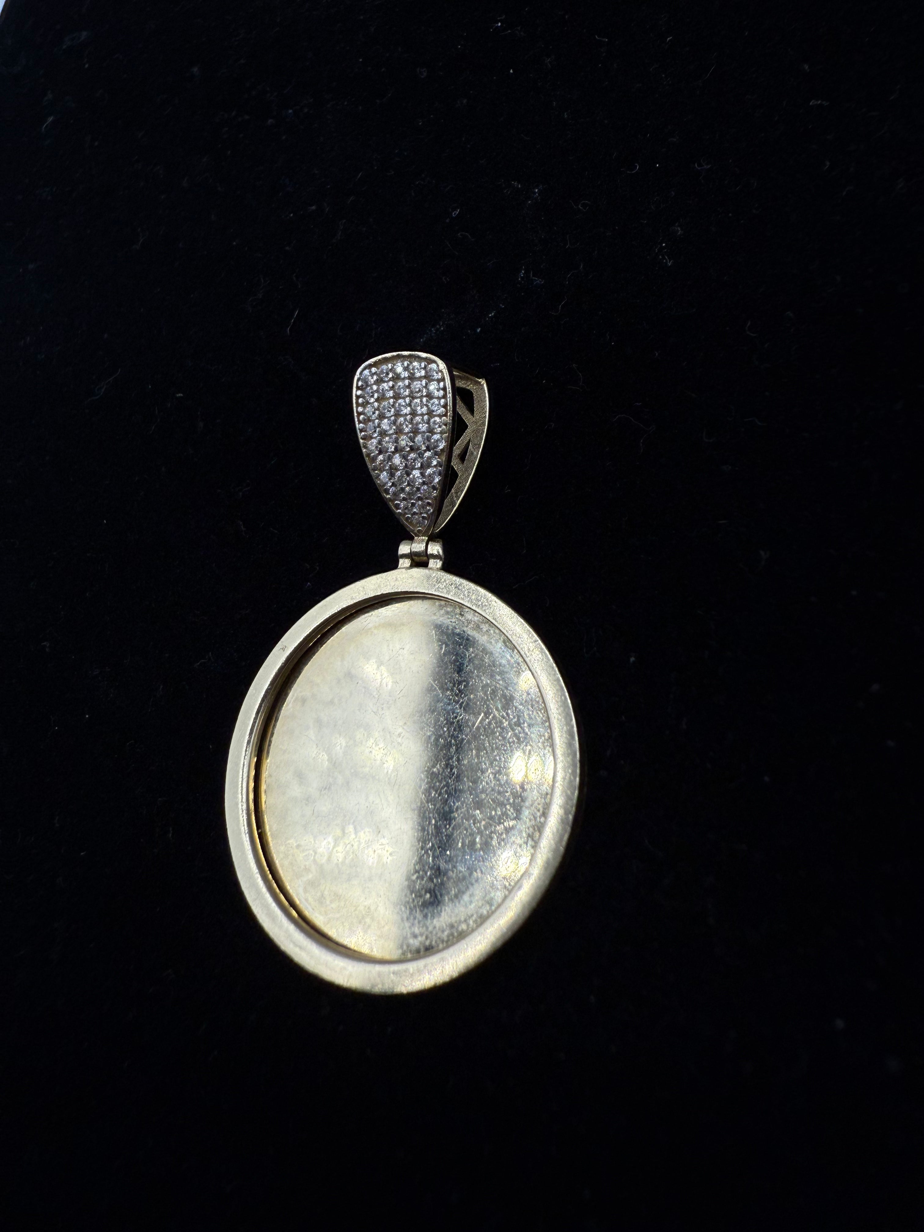 14k Picture Pendant
