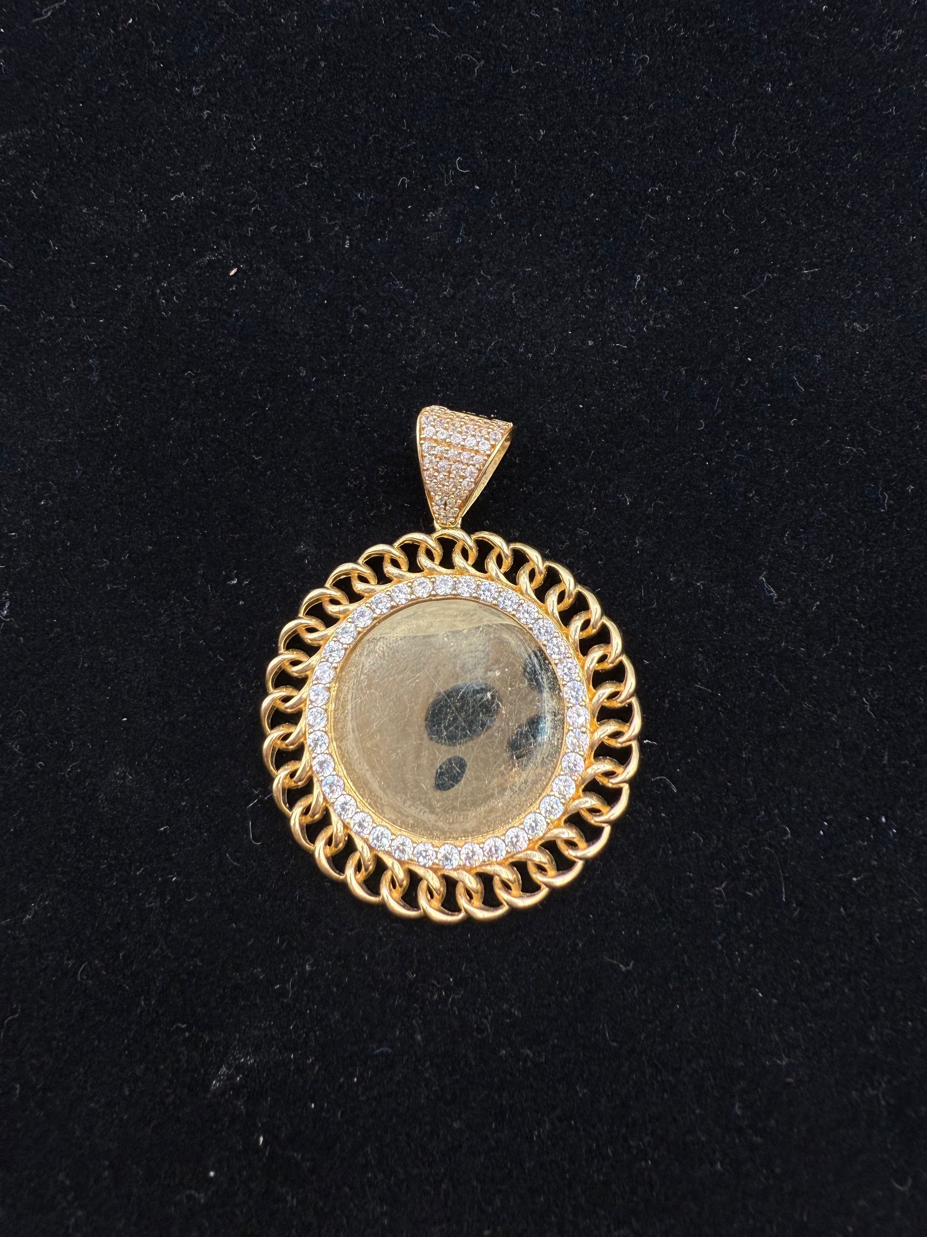 14k Picture Pendant