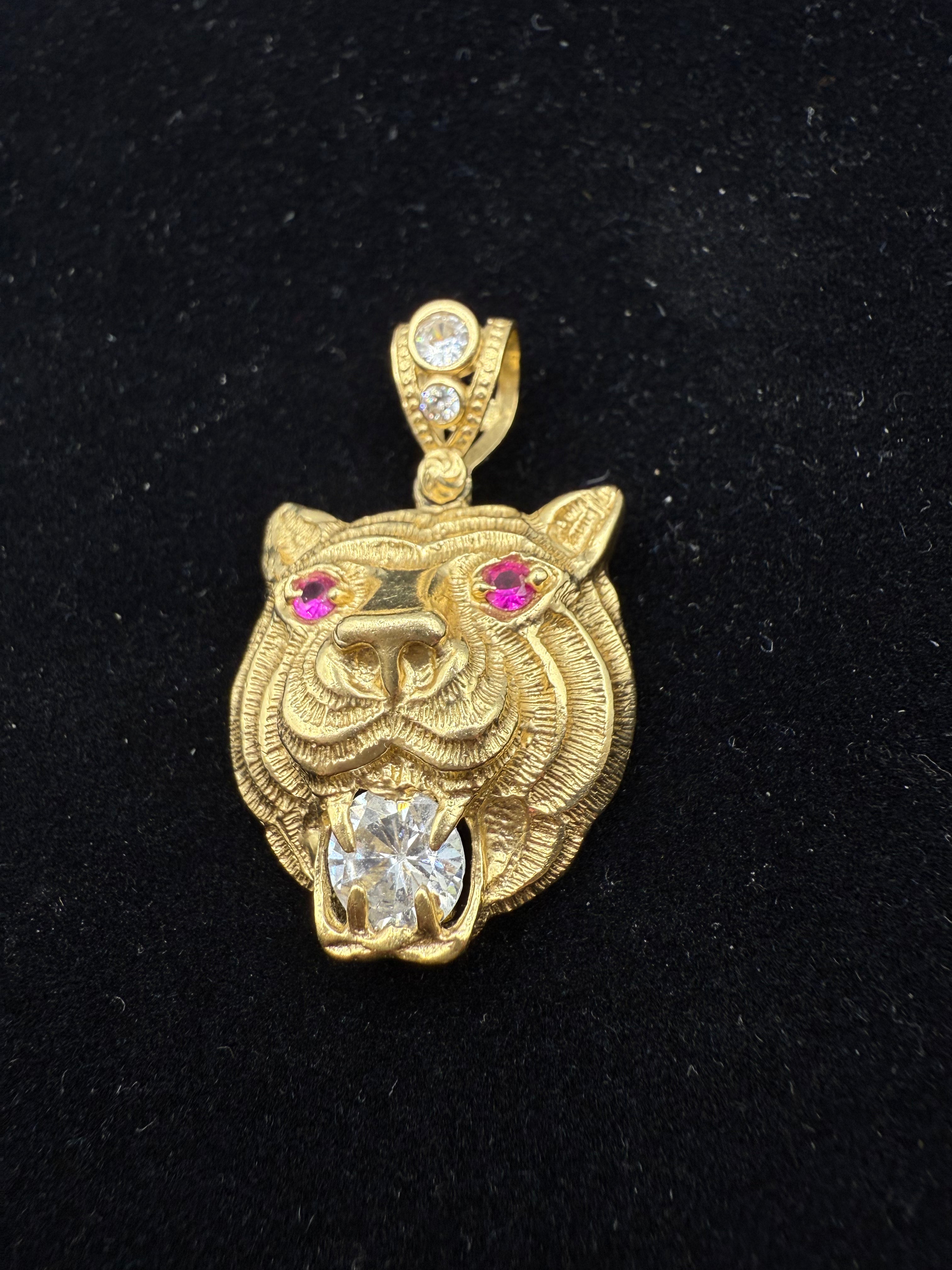 14k Wolf Face's Pendant