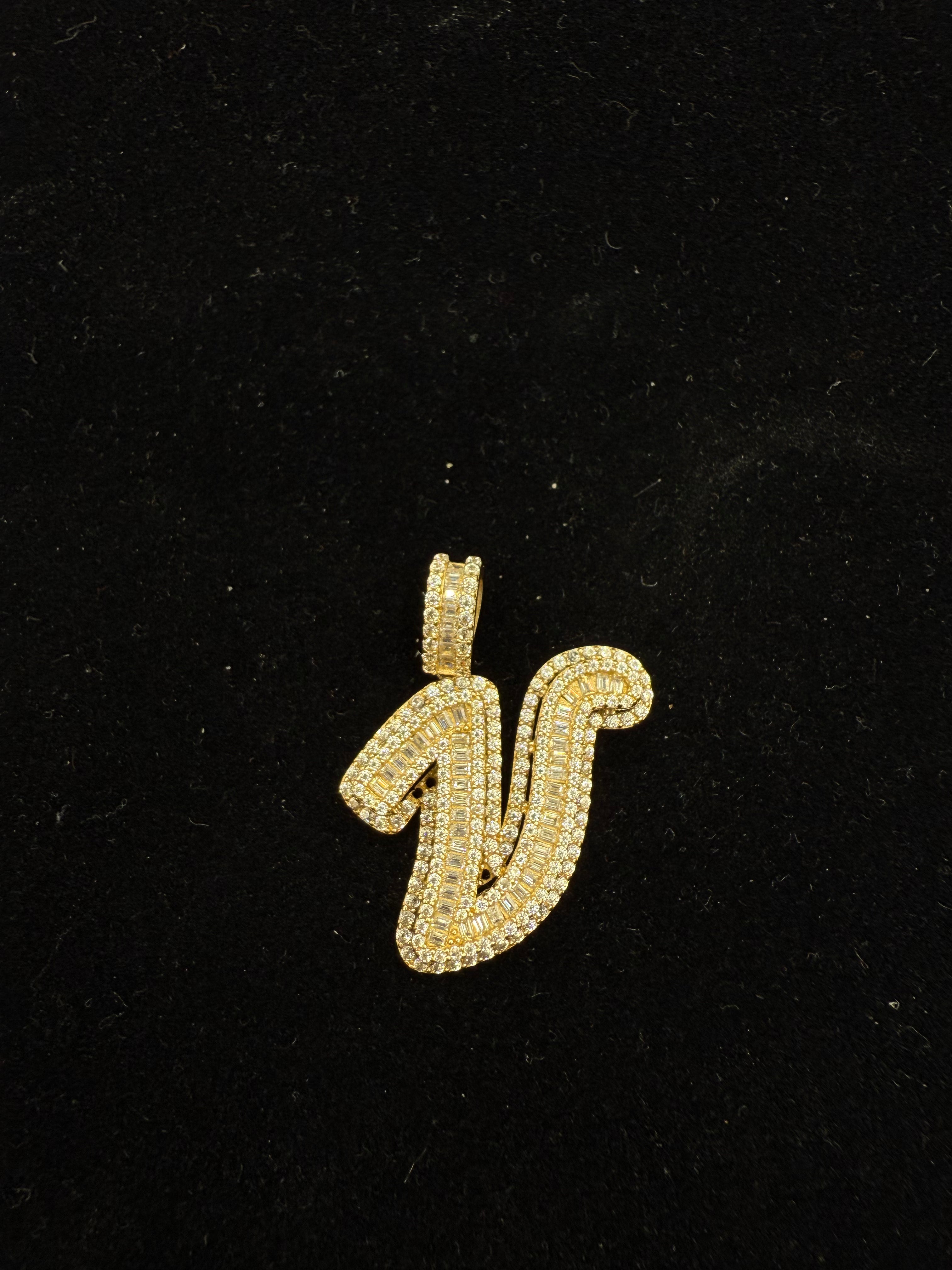 14k Medalla de Inicial "V"