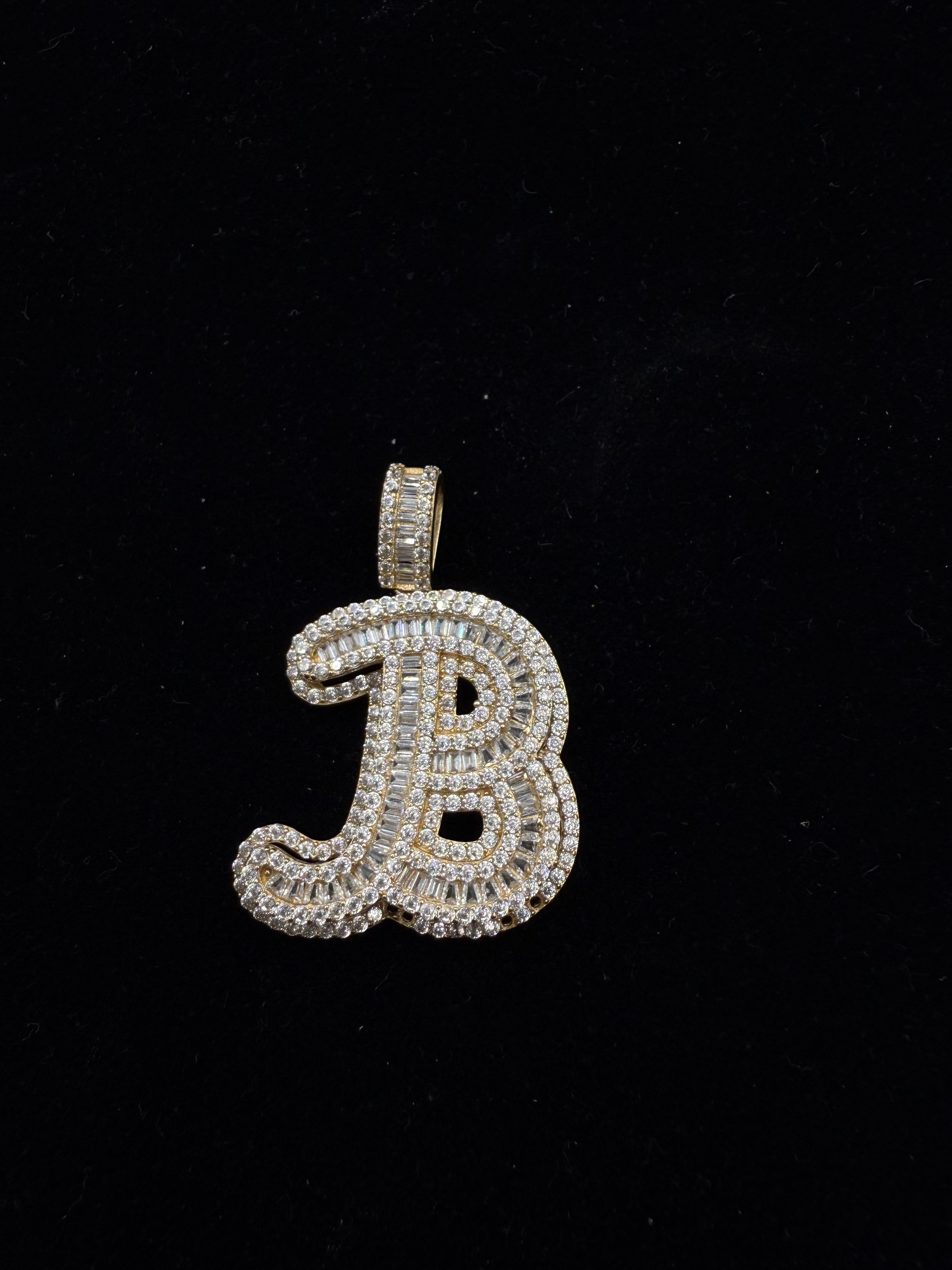 14k Medalla de Inicial "B"