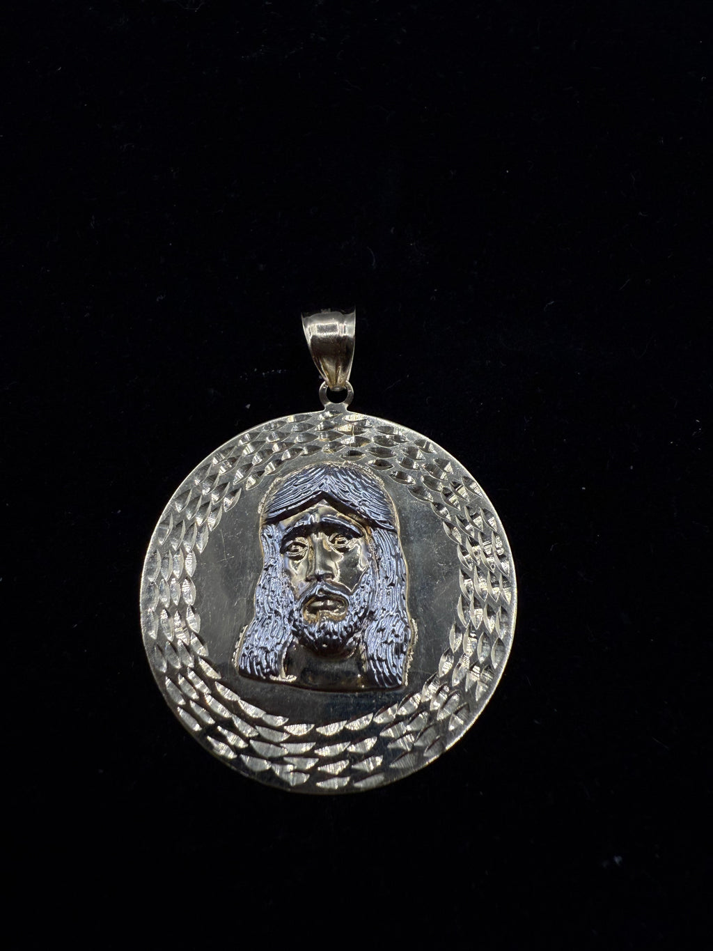 14k Medalla de Cristo