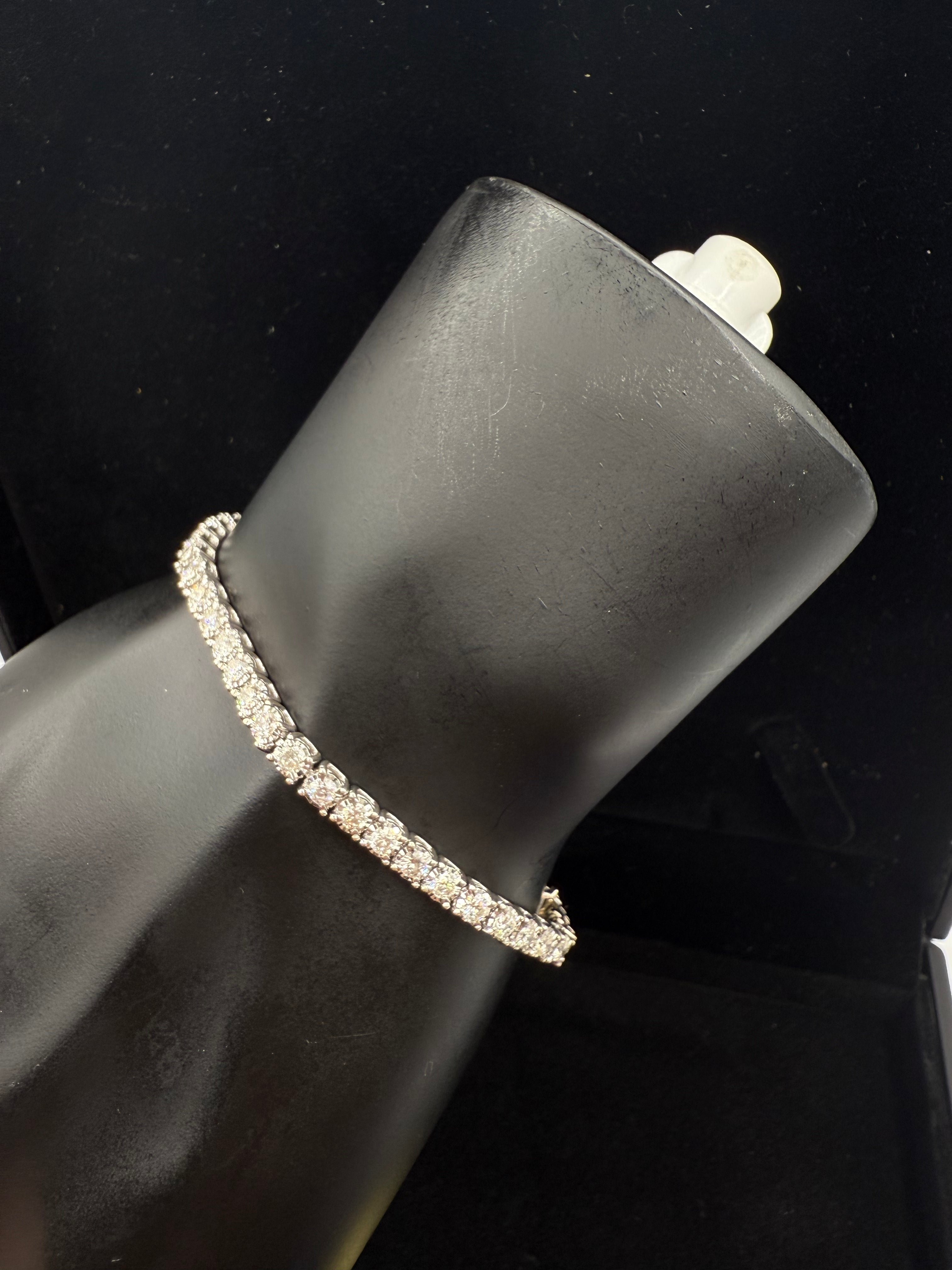 14k Tennis Bracelet "Diamonds"
