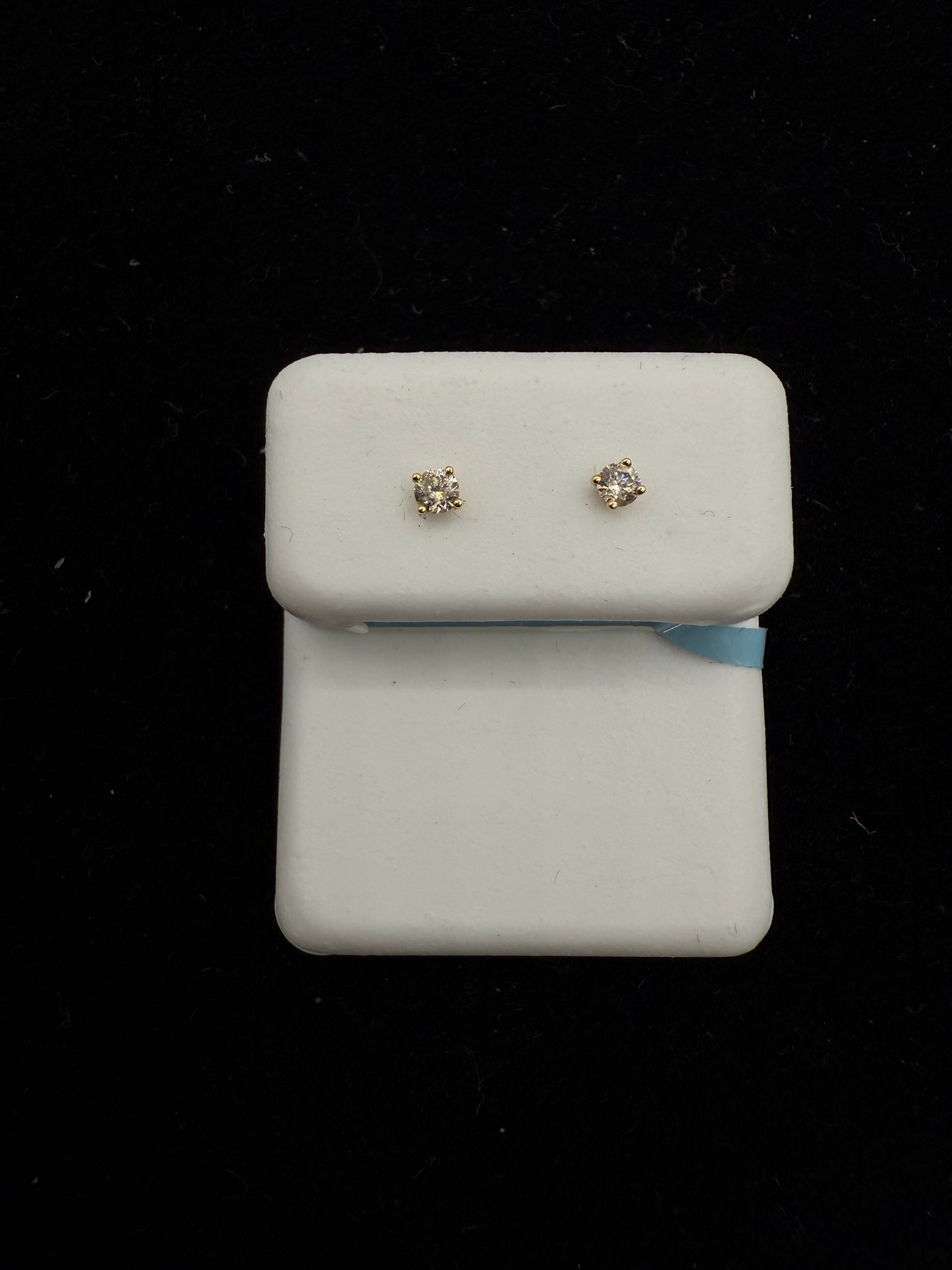 Aretes en Diamantes