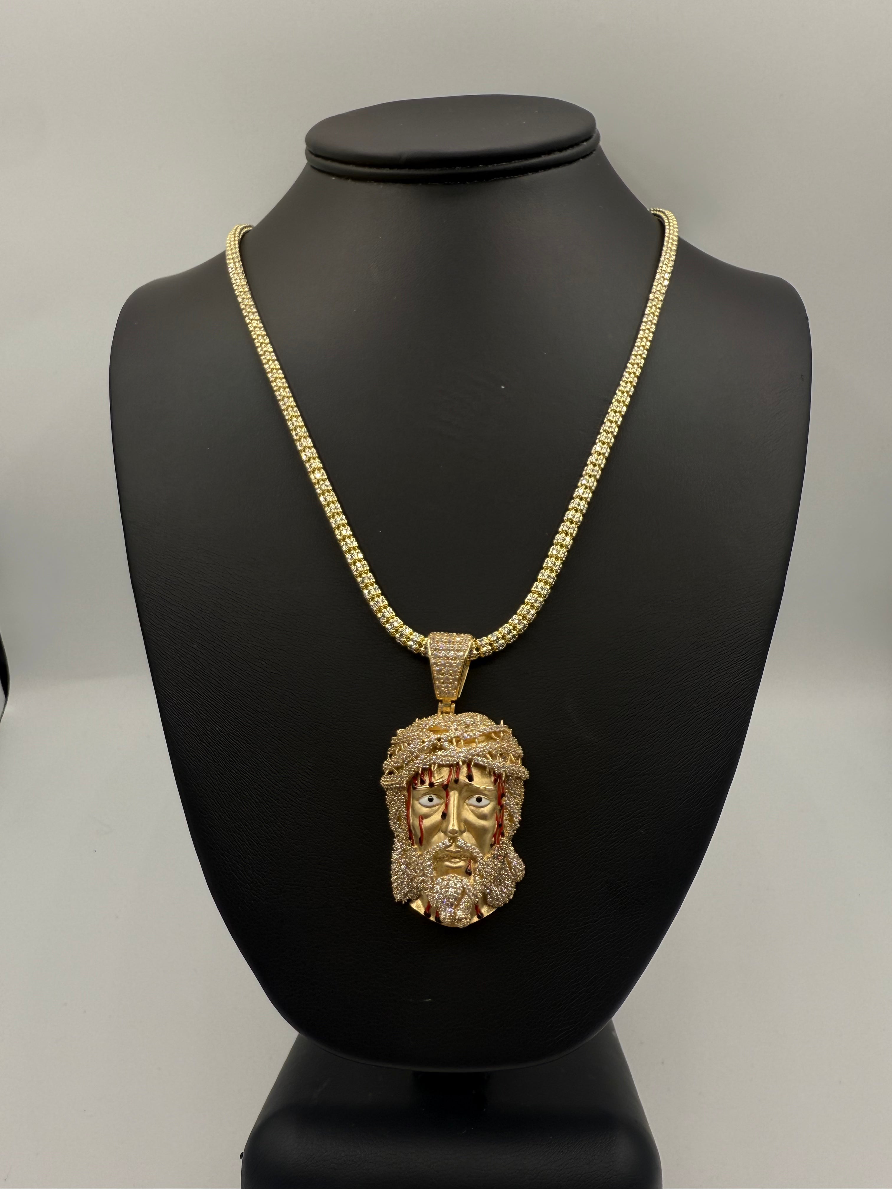 14k Moon ice  con Medalla de Cristo