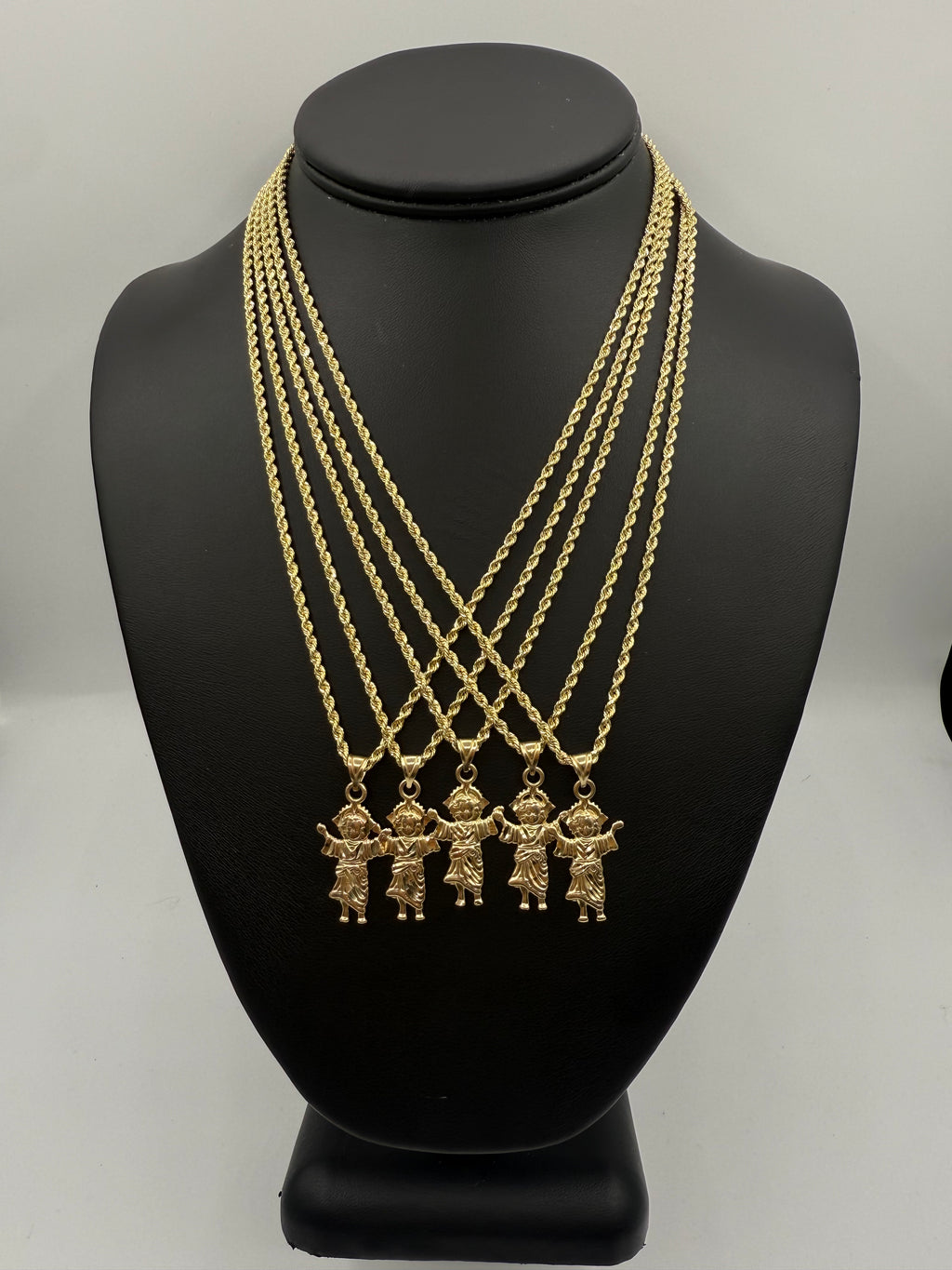 14k Rope Chain con Medalla Divino Nino