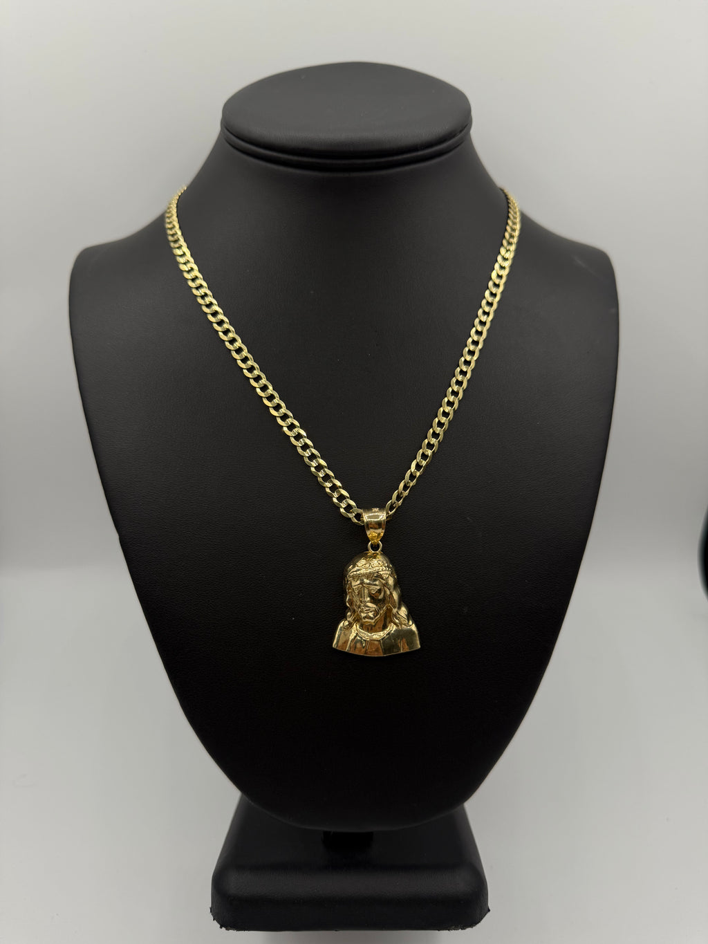 14K Cubana con medalla de cristo