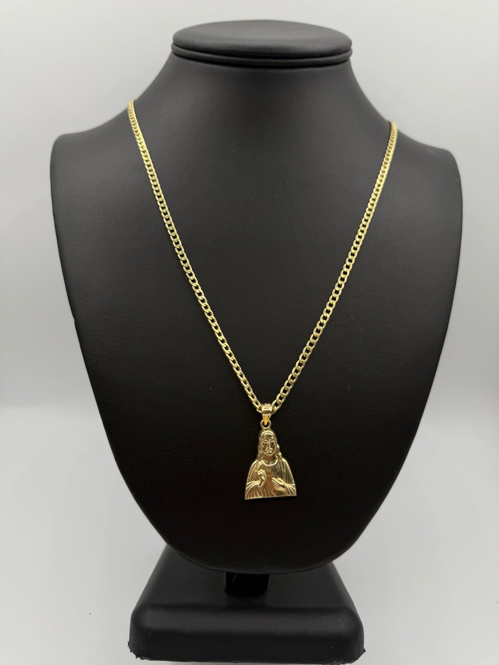 14k cubana con medalla de cristo